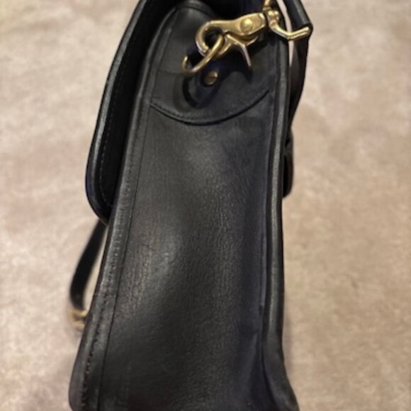 Large Black Vintage Leather Coach Briefcase Made in the US with Gold Closures - Picture 8 of 12